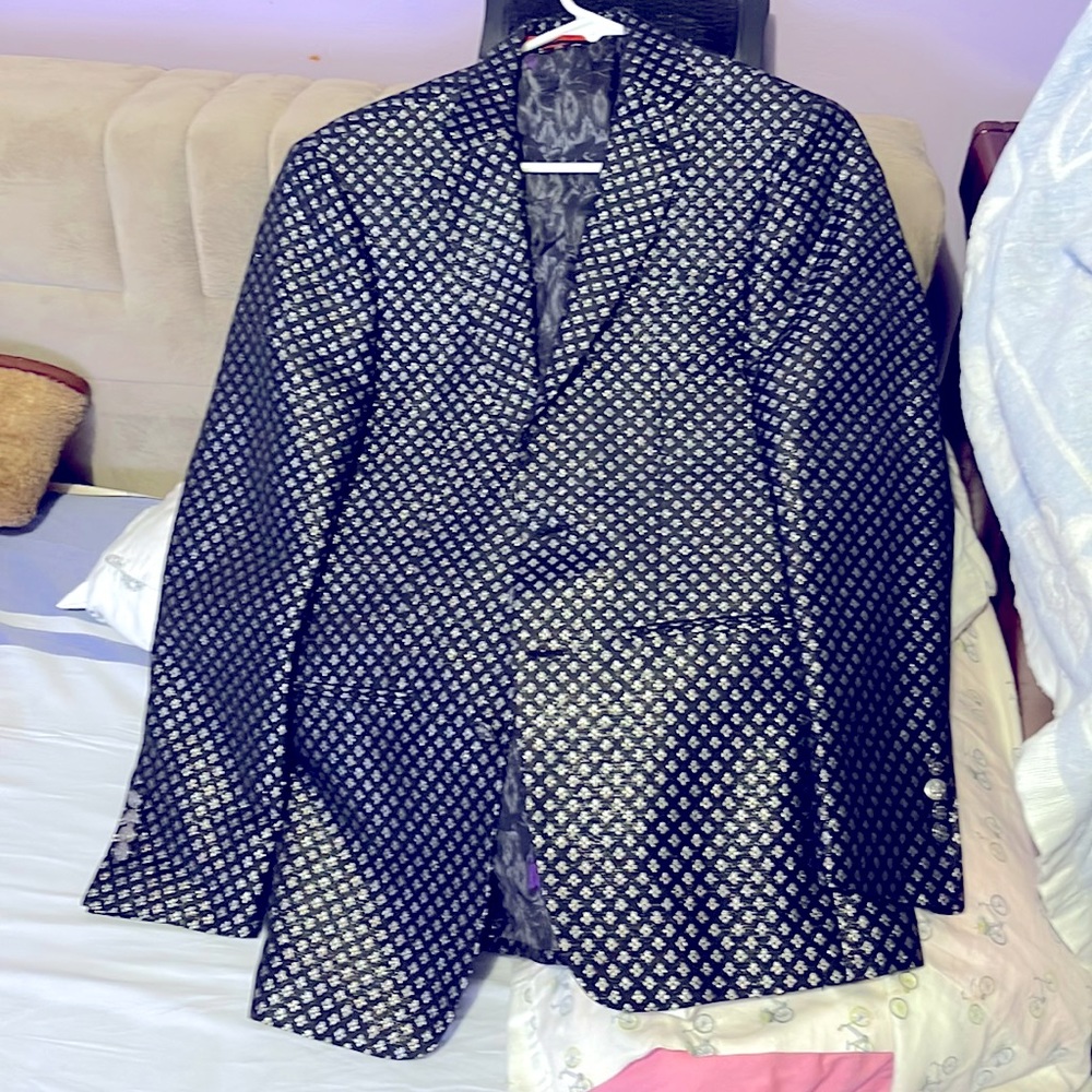 Very fancy jacket , party jacket , sharp looking , u will get noticed no matter